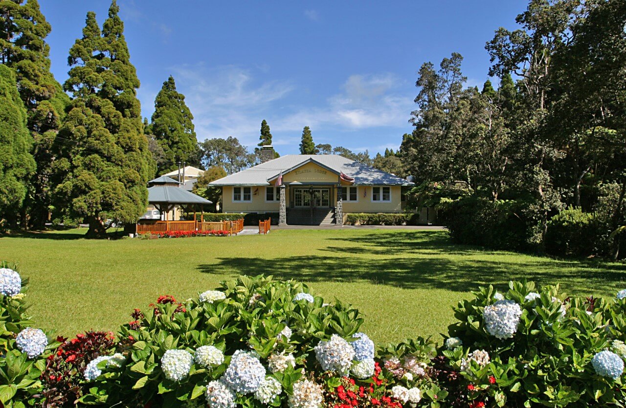 Kilauea Lodge & Restaurant Outside
